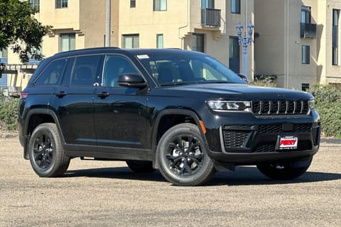 1 image of 2026 Jeep Grand Cherokee Laredo Altitude