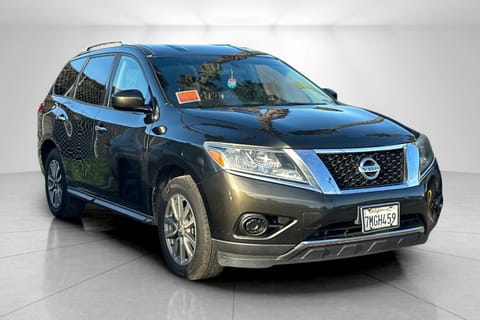 1 image of 2015 Nissan Pathfinder S