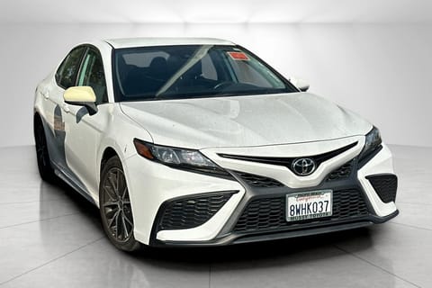 1 image of 2021 Toyota Camry SE