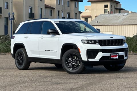 1 image of 2026 Jeep Grand Cherokee Laredo Altitude