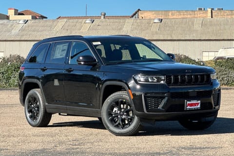 1 image of 2026 Jeep Grand Cherokee Laredo Altitude