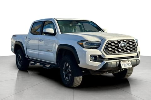 1 imagen de 2022 Toyota Tacoma TRD Off-Road