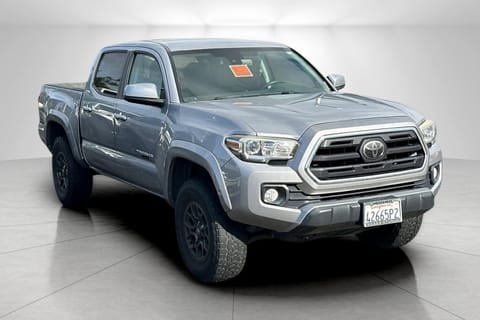 1 image of 2018 Toyota Tacoma SR5 V6