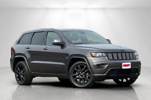1 image of 2019 Jeep Grand Cherokee Altitude