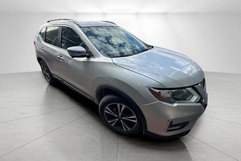 1 image of 2018 Nissan Rogue SL