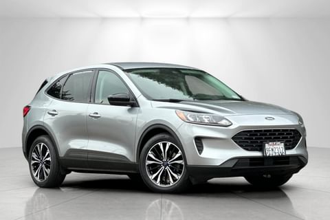 1 image of 2022 Ford Escape SE