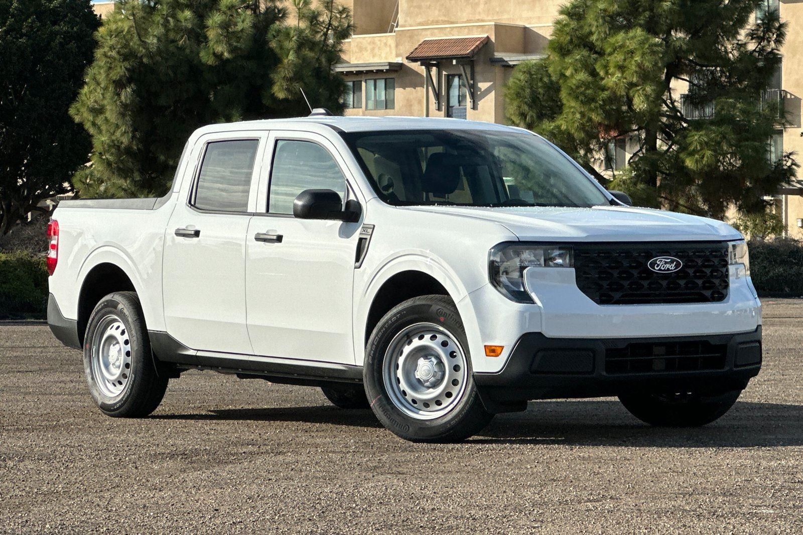 2026 Ford Maverick XL's photo