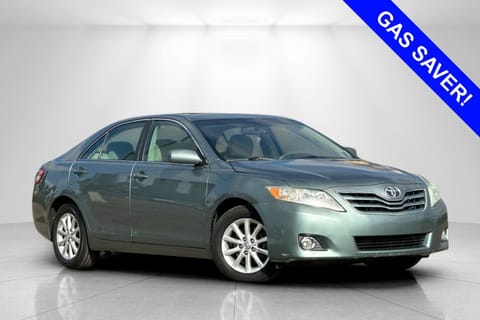 1 image of 2011 Toyota Camry XLE