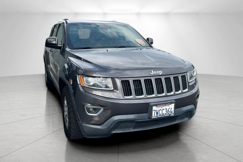 1 image of 2016 Jeep Grand Cherokee Laredo