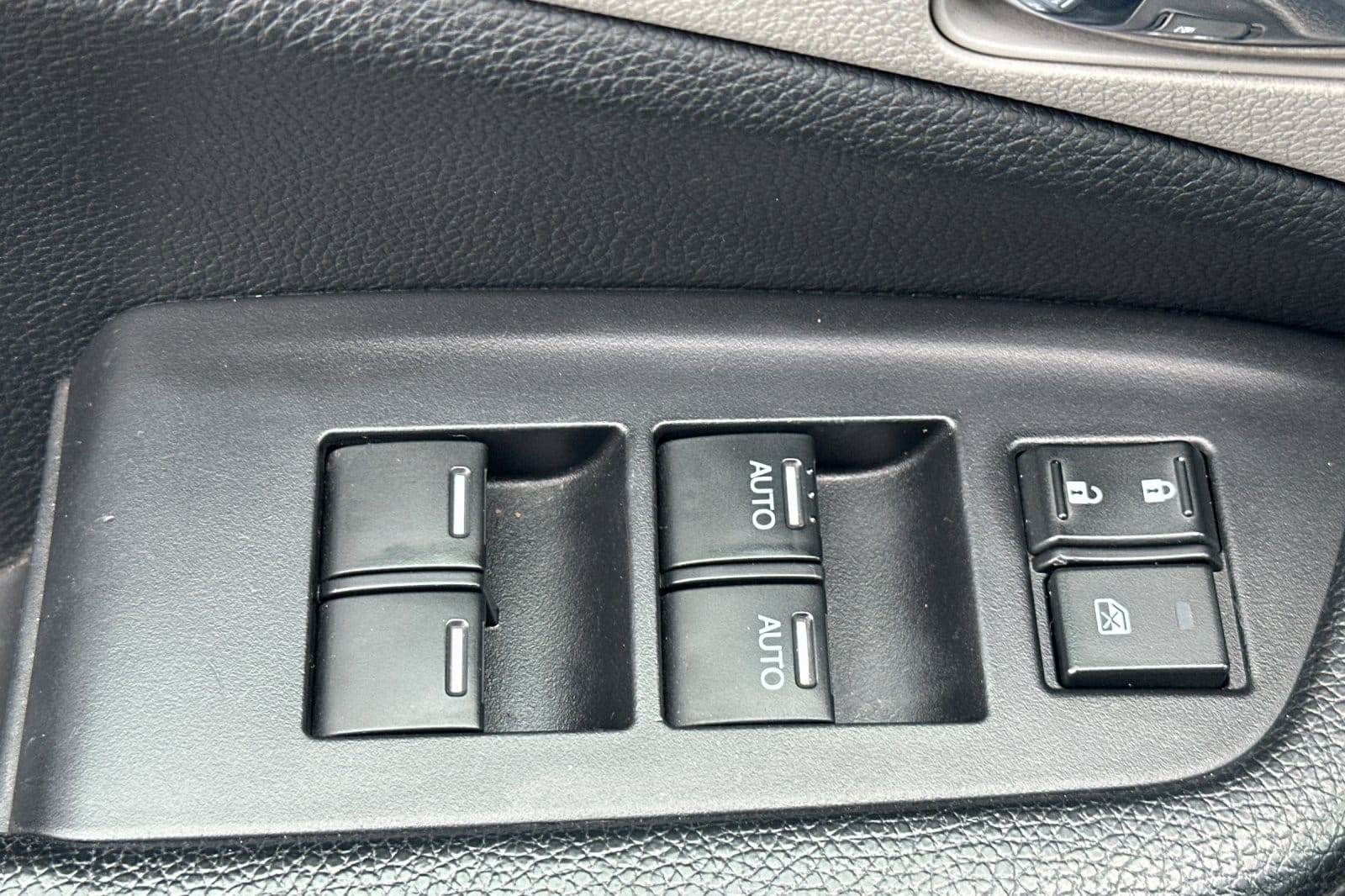 2017 Honda Pilot EX-L - Photo 11