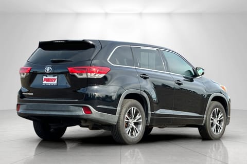 2018 Toyota Highlander LE