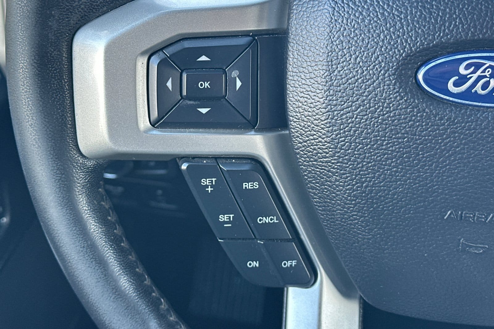 2020 Ford F-150 Lariat - Photo 26