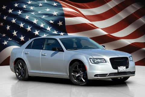1 imagen de 2021 Chrysler 300 Touring