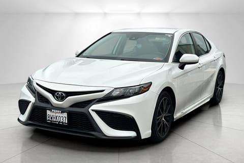 1 image of 2021 Toyota Camry SE