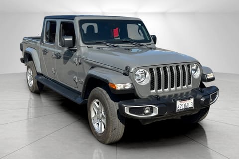 1 image of 2022 Jeep Gladiator Overland