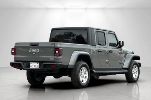 2022 Jeep Gladiator Overland