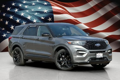 1 imagen de 2023 Ford Explorer ST-Line