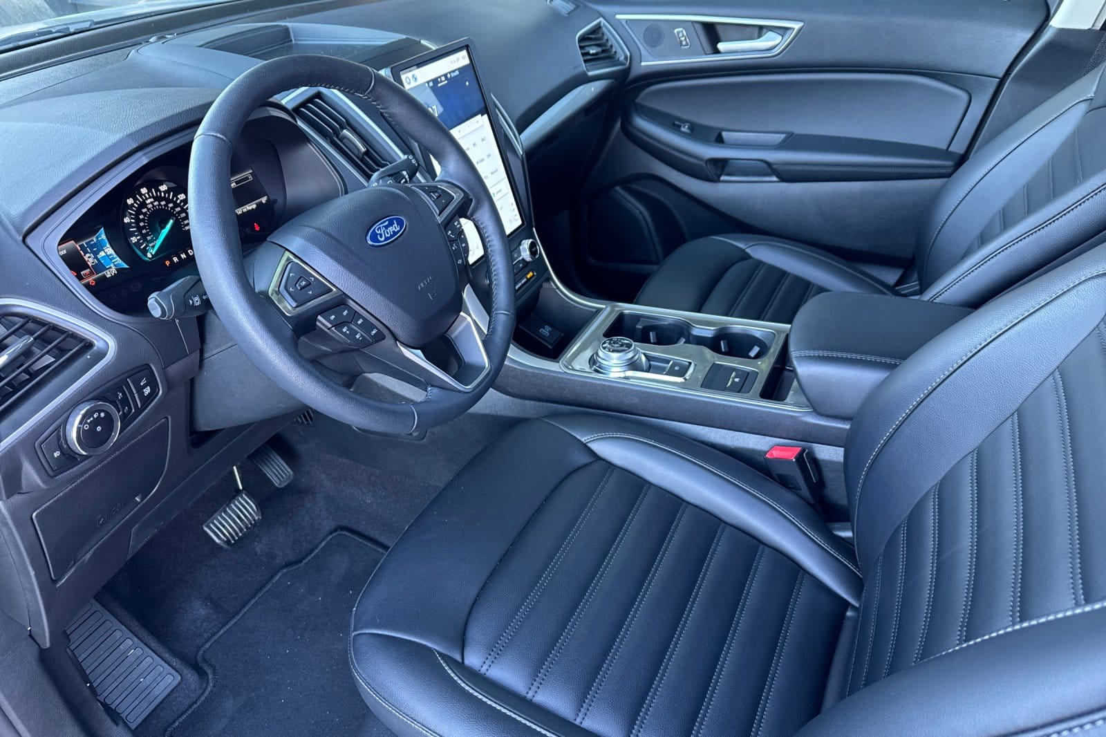 2024 Ford Edge SEL - Photo 6