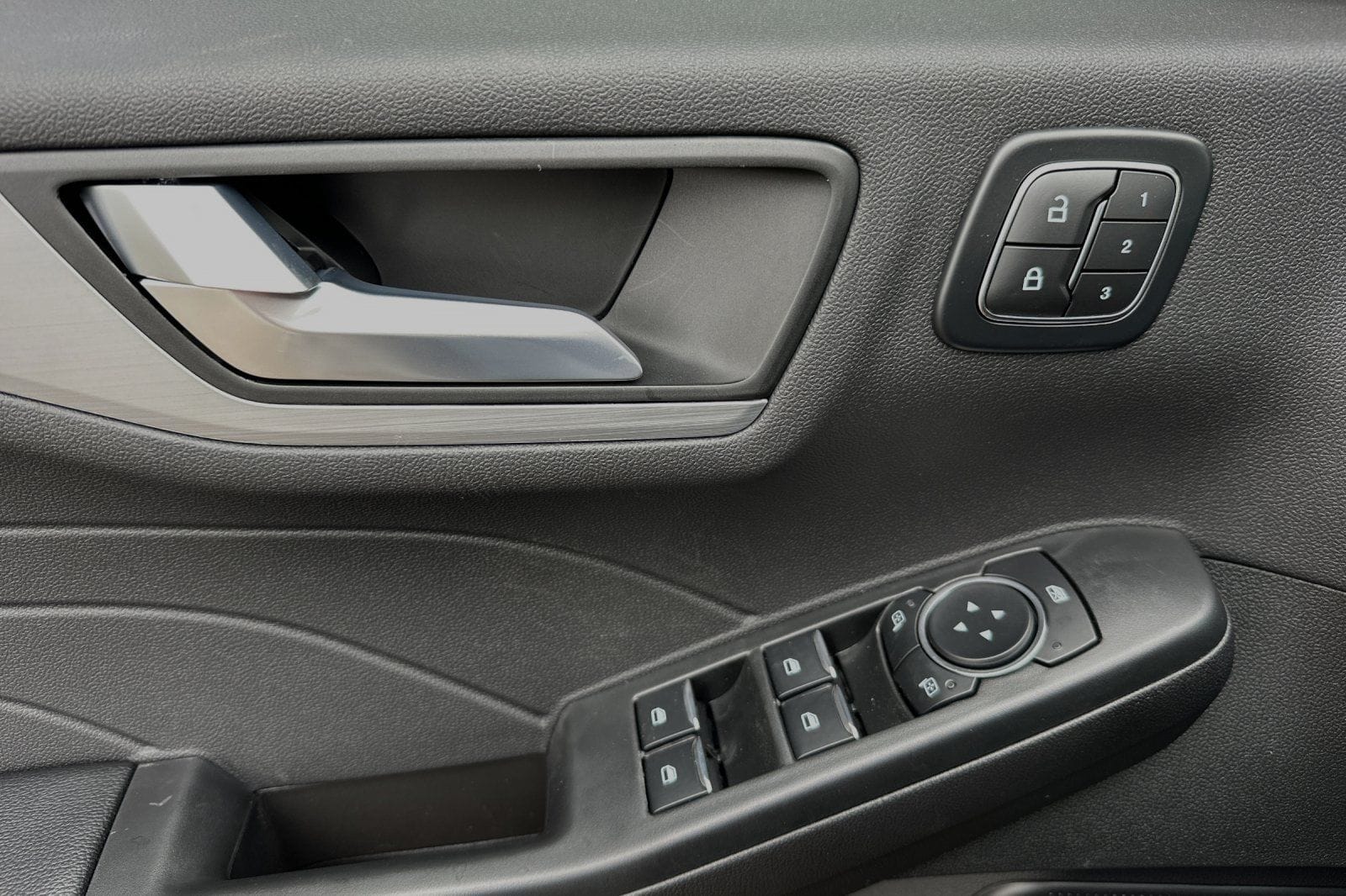 2024 Ford Escape PHEV - Photo 7