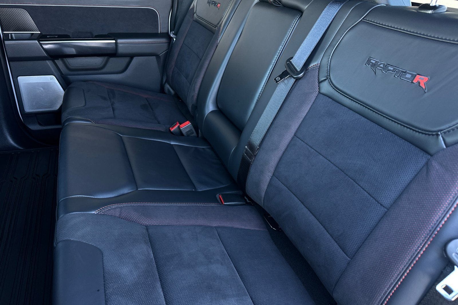 2024 Ford F-150 Raptor - Photo 12