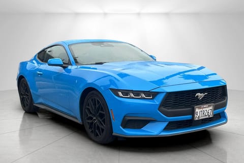 1 imagen de 2024 Ford Mustang EcoBoost