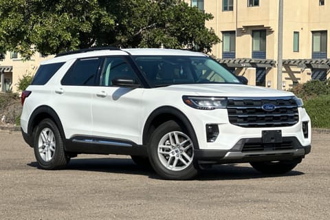 1 imagen de 2025 Ford Explorer Active