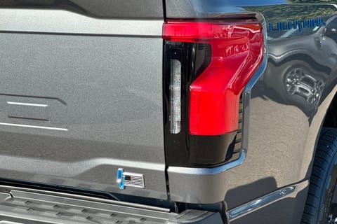 2025 Ford F-150 Lightning Flash