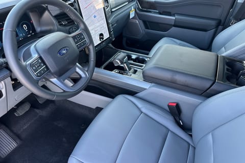 2025 Ford F-150 Lightning Flash