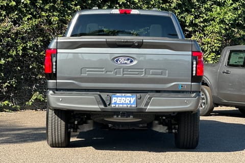 2025 Ford F-150 Lightning Flash