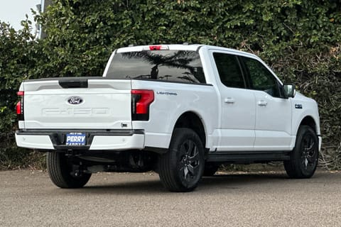 2025 Ford F-150 Lightning Flash