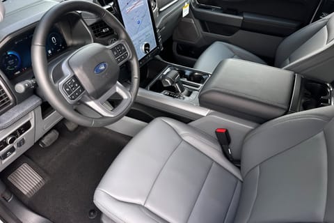 2025 Ford F-150 Lightning Flash