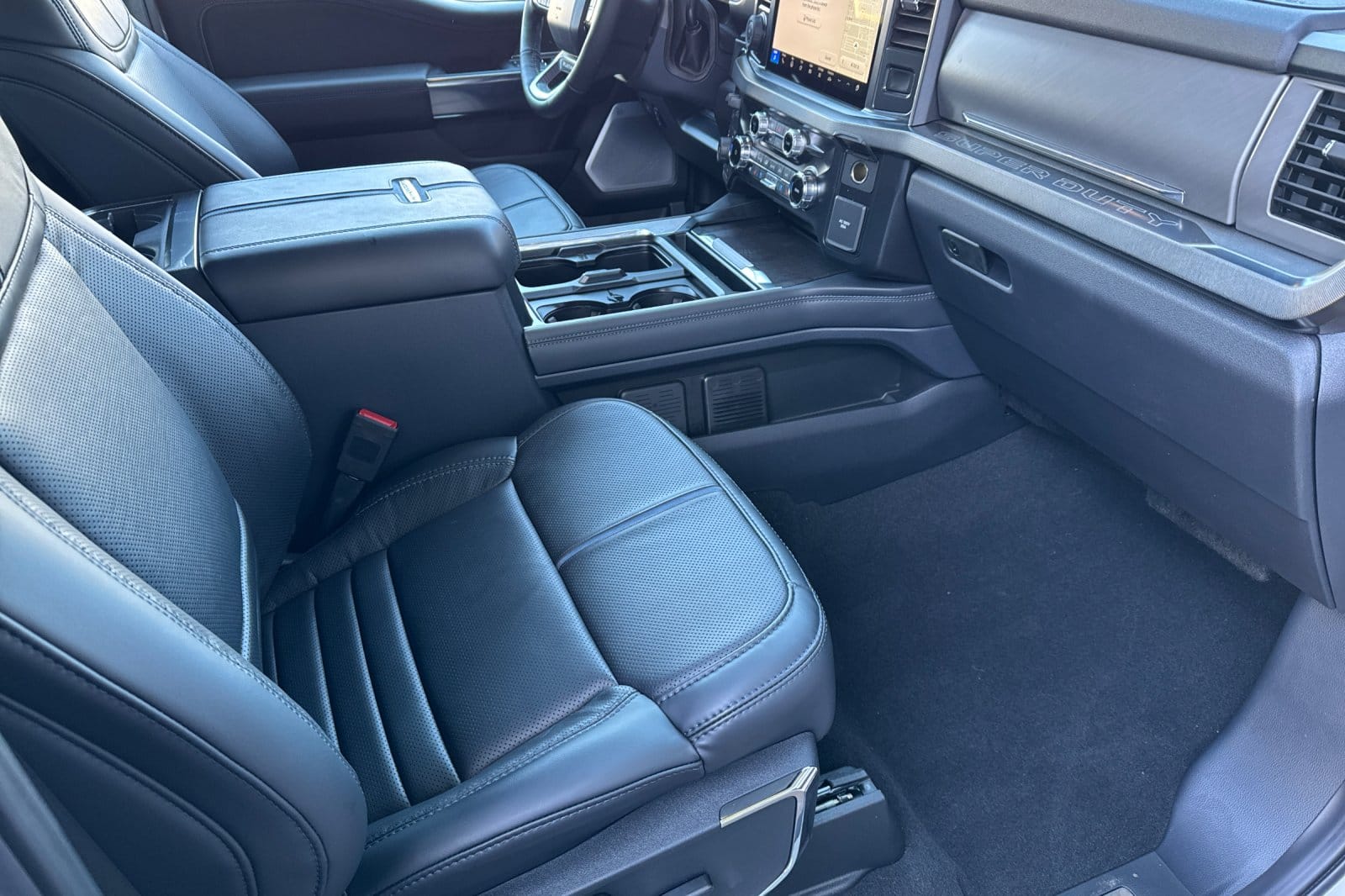 2025 Ford F-250 Super Duty Platinum - Photo 11