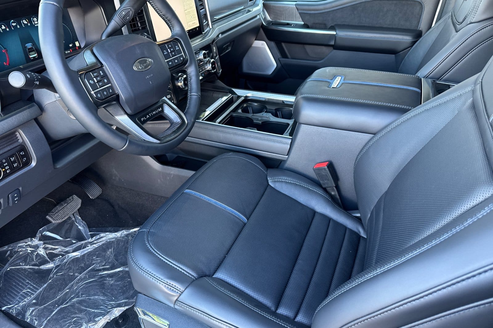 2025 Ford F-250 Super Duty Platinum - Photo 6