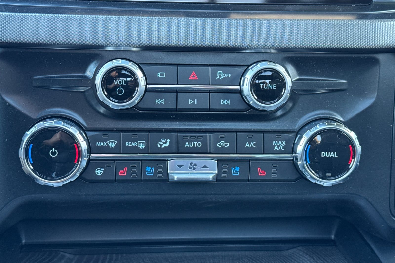 2025 Ford F-250 Super Duty Platinum - Photo 16