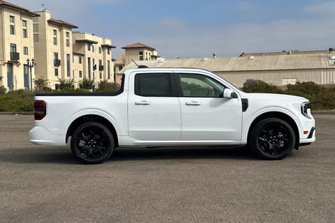 2025 Ford Maverick Lobo Standard