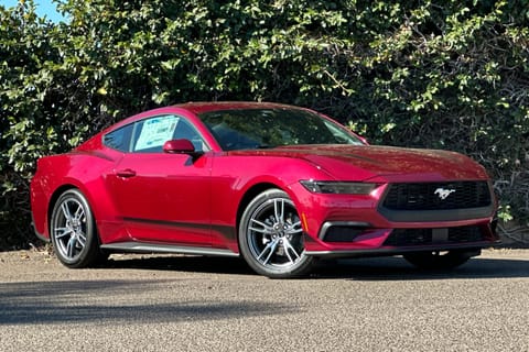 1 imagen de 2025 Ford Mustang EcoBoost