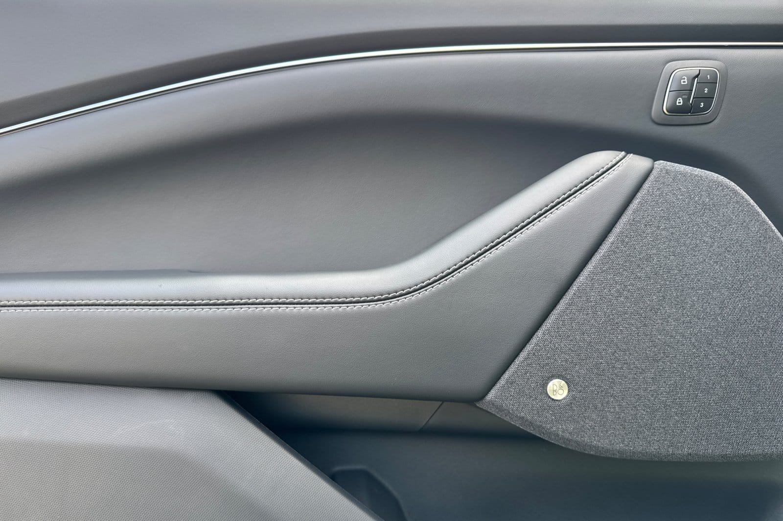2025 Ford Mustang Mach-E Premium - Photo 8