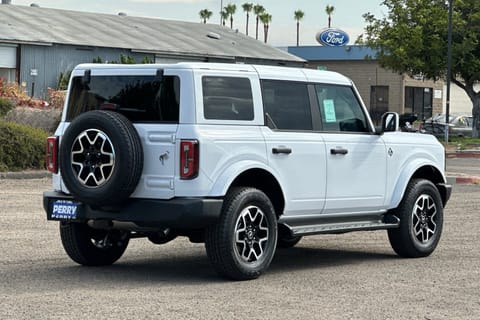 2026 Ford Bronco Outer Banks