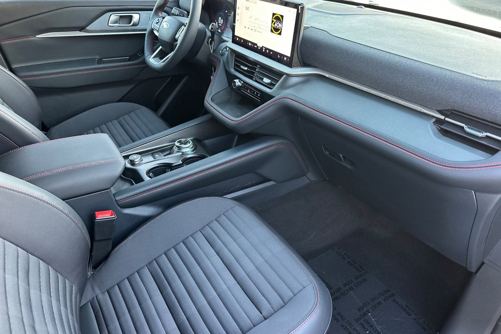 2026 Ford Explorer ST-Line - Photo 12