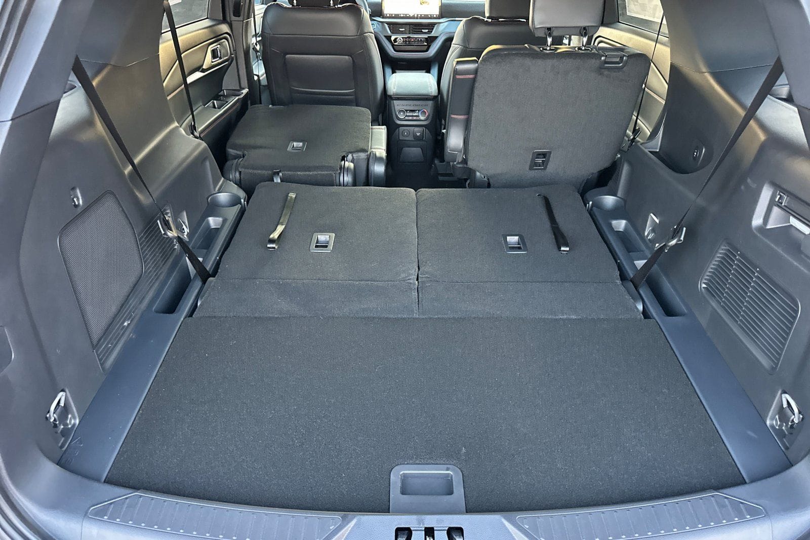 2026 Ford Explorer ST-Line - Photo 11