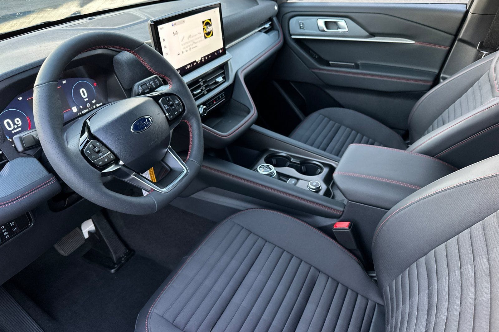 2026 Ford Explorer ST-Line - Photo 6