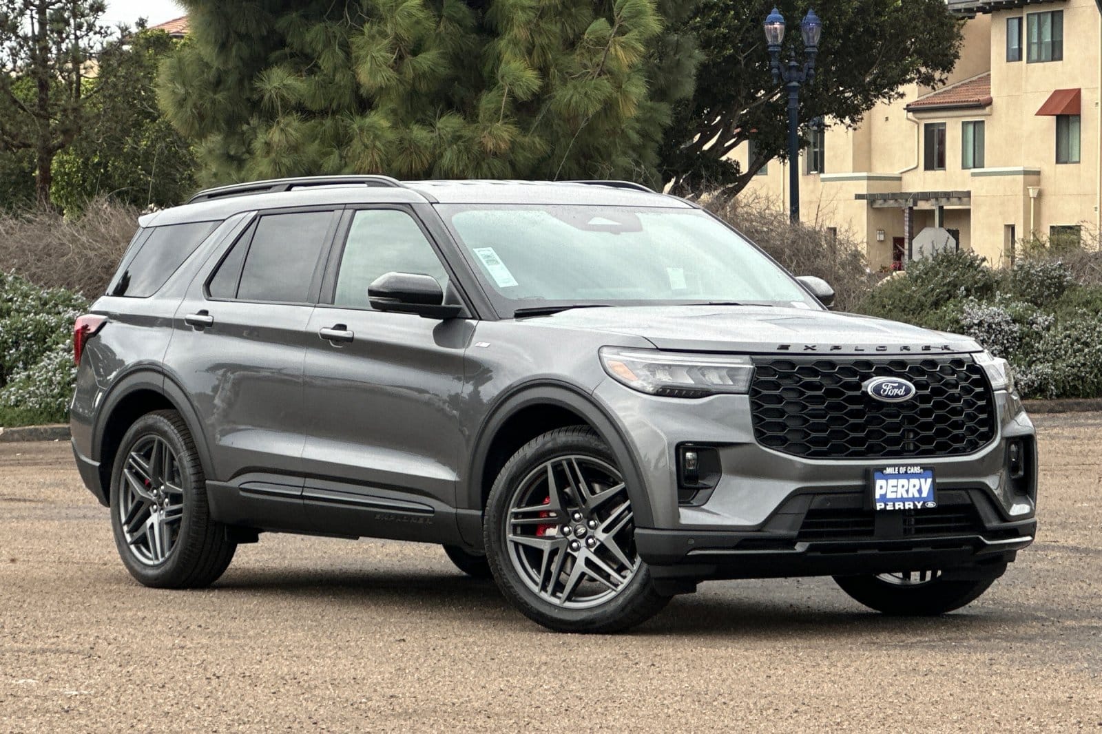 2026 Ford Explorer ST-LINE RWD's photo