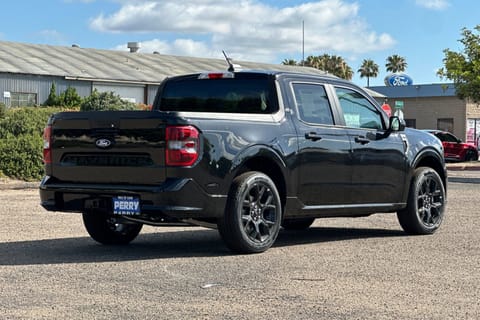 2026 Ford Maverick Lobo Standard
