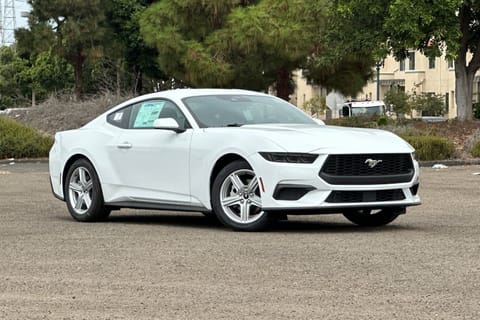 1 imagen de 2026 Ford Mustang EcoBoost