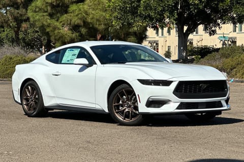 1 imagen de 2026 Ford Mustang EcoBoost