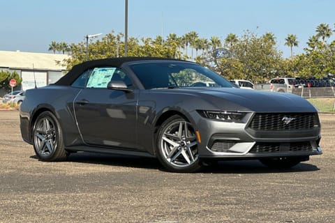 imagen de 2026 Ford Mustang EcoBoost CONVERTIBLE