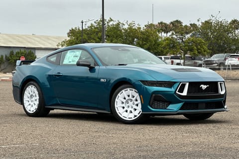 1 imagen de 2026 Ford Mustang GT Premium