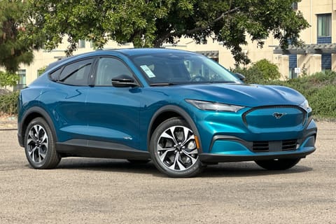 1 imagen de 2026 Ford Mustang Mach-E Select