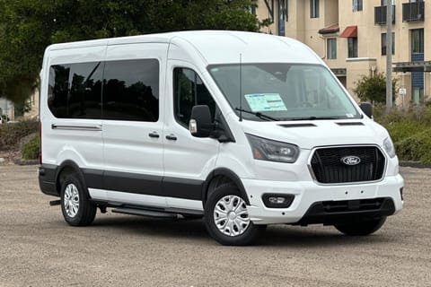 1 imagen de 2026 Ford Transit-350 XLT