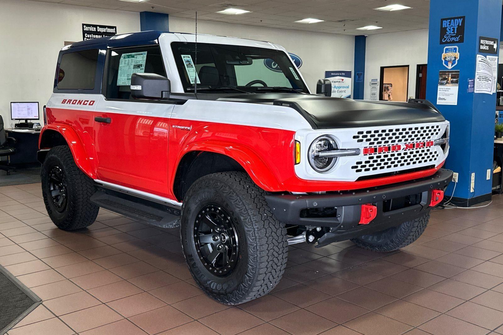 2025 Ford Bronco 2-Door Stroppe's photo